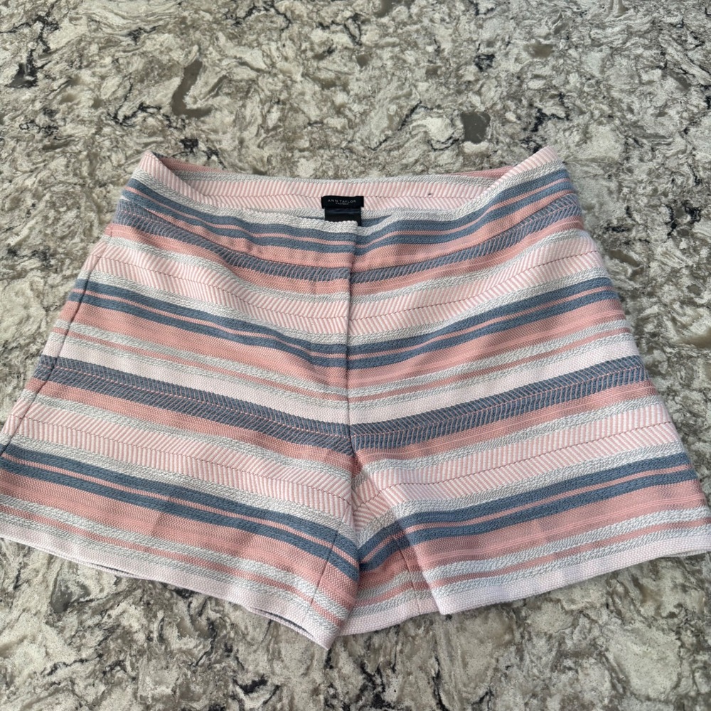 Ann Taylor Signature Shorts Pink Blue Striped Plain Front Stretch Pockets Size 4